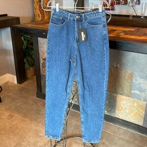 Missguided Riot high rise mom Jean 4R